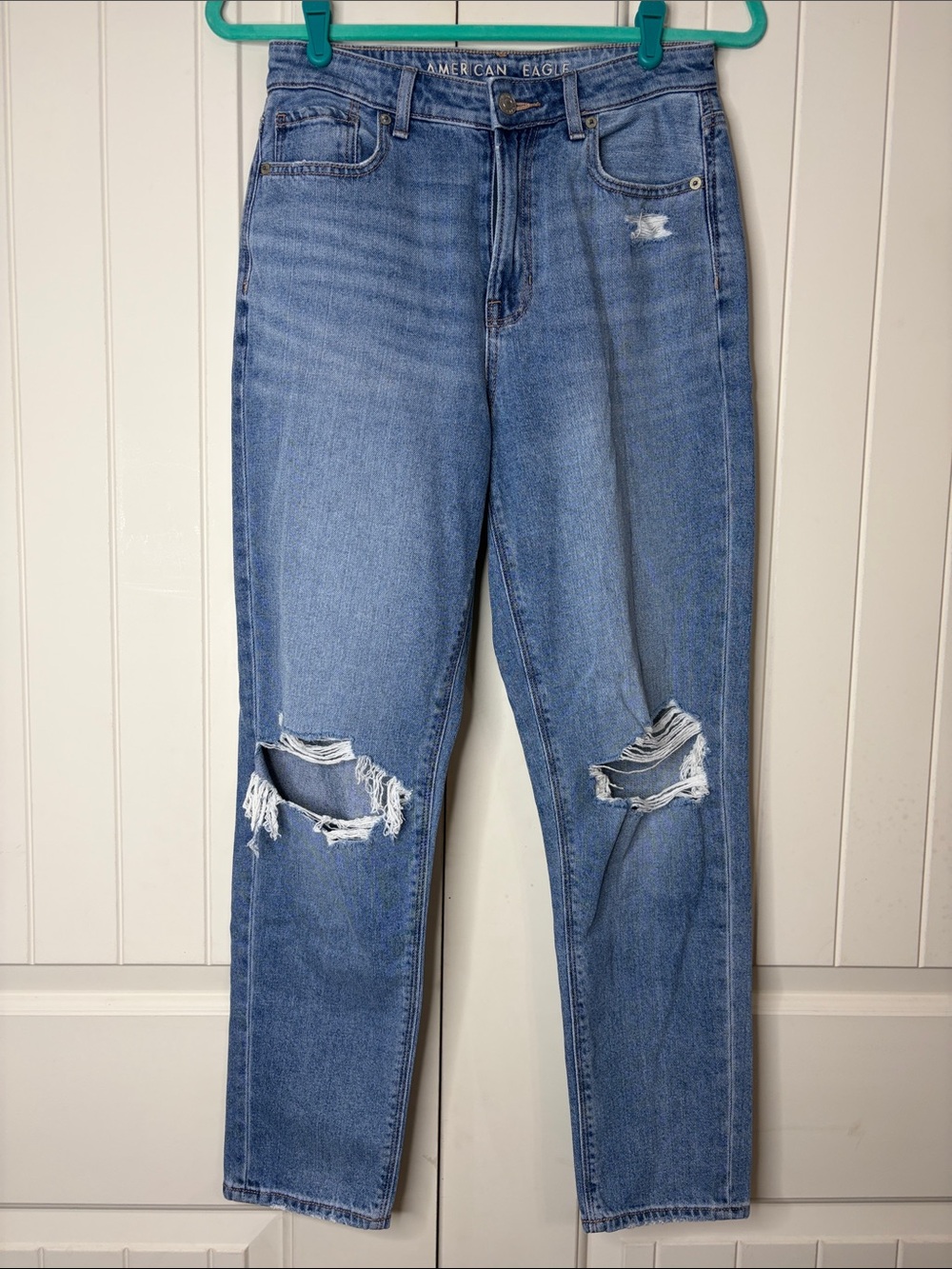 American Eagle Outfitters Light Blue Distressed Boyfriend Jeans